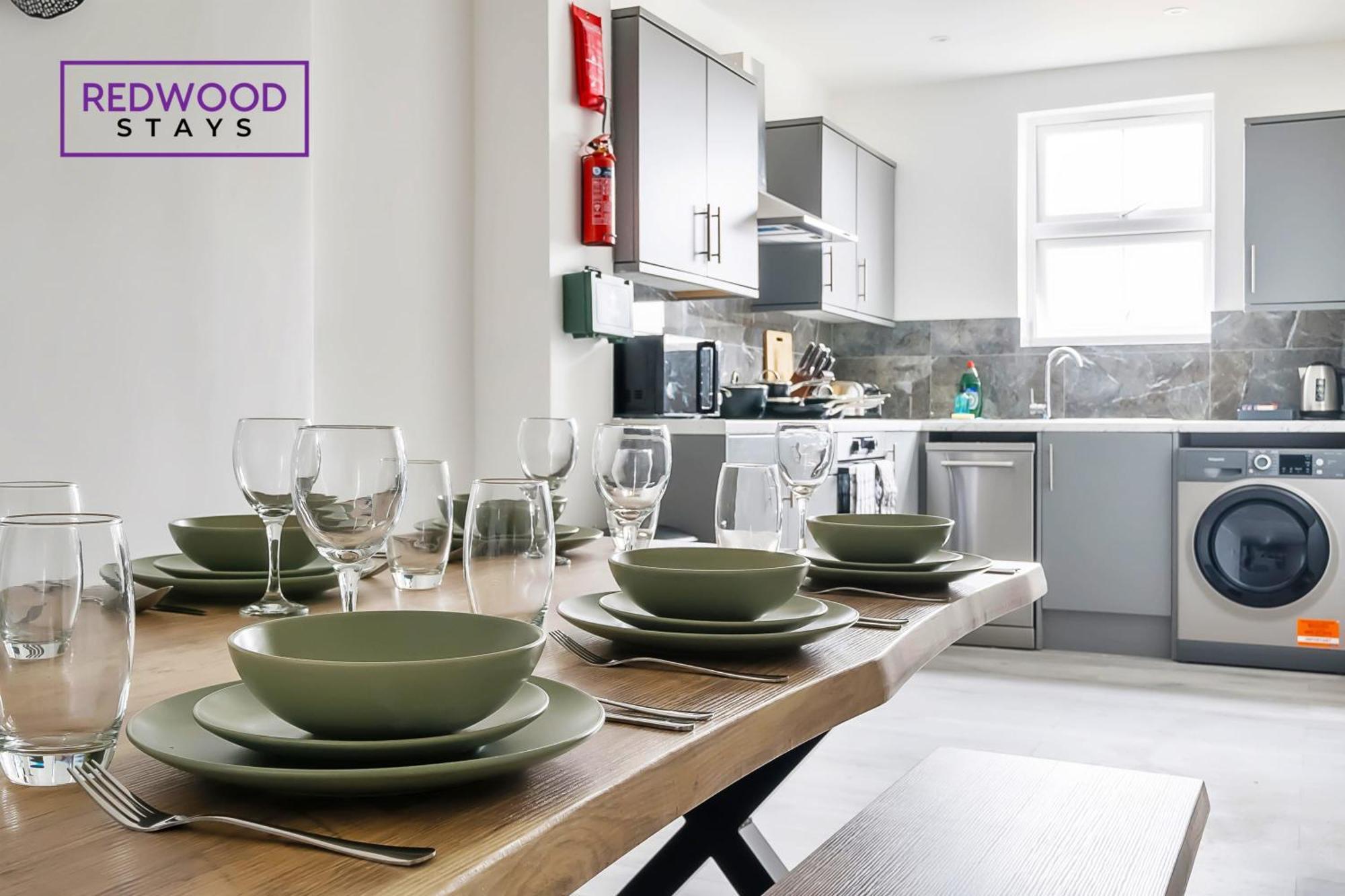 Brand New, 2 Bed 1 Bath, Modern Town Center Apartment, Free Wifi & Netflix By Redwood Stays Aldershot Extérieur photo